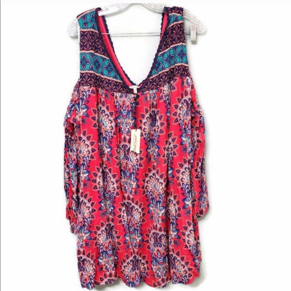 176)Red Camel tunic/cold shoulders CUTE BOLD print